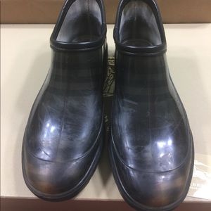 Burberry rain booties boots shoes